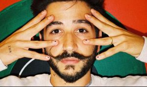 Esta es la verdadera razón por la cual Camilo se pinta las uñas