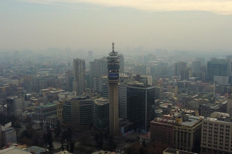 Alarmante: Estudio revela que 30 de las 50 ciudades más contaminadas de Sudámerica son chilenas
