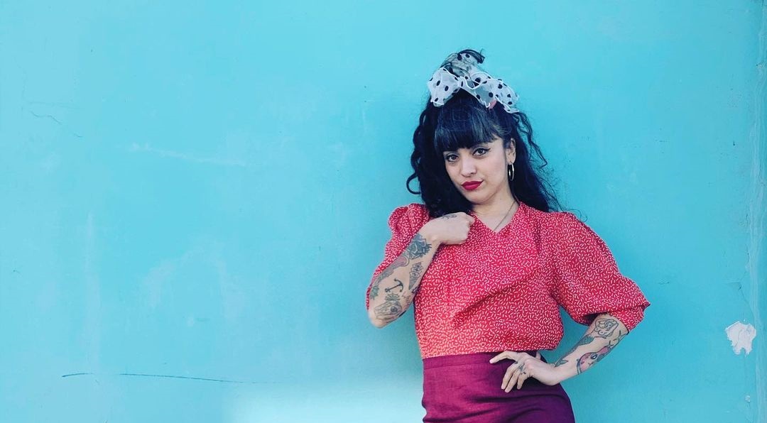 La respuesta de Mon Laferte tras polémica por mural que pintó en Valparaíso