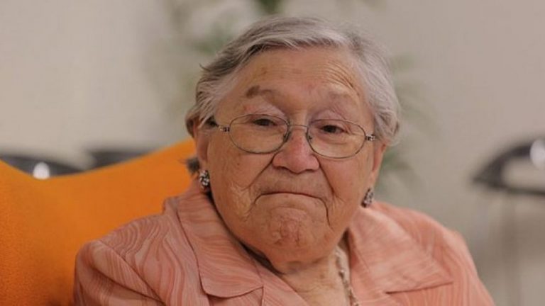 abuelita Naná de Masterchef de vacunó contra el covid-19