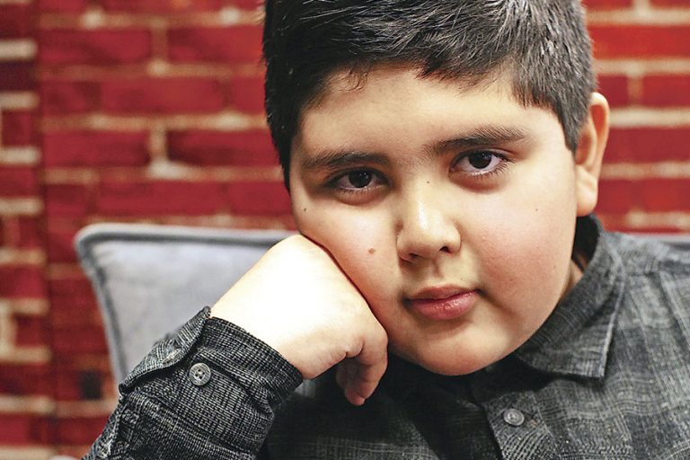 El presente del "niño poeta": Su mamá es candidata a concejal