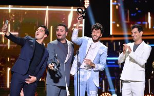 los artistas que estarán en premios lo nuestro