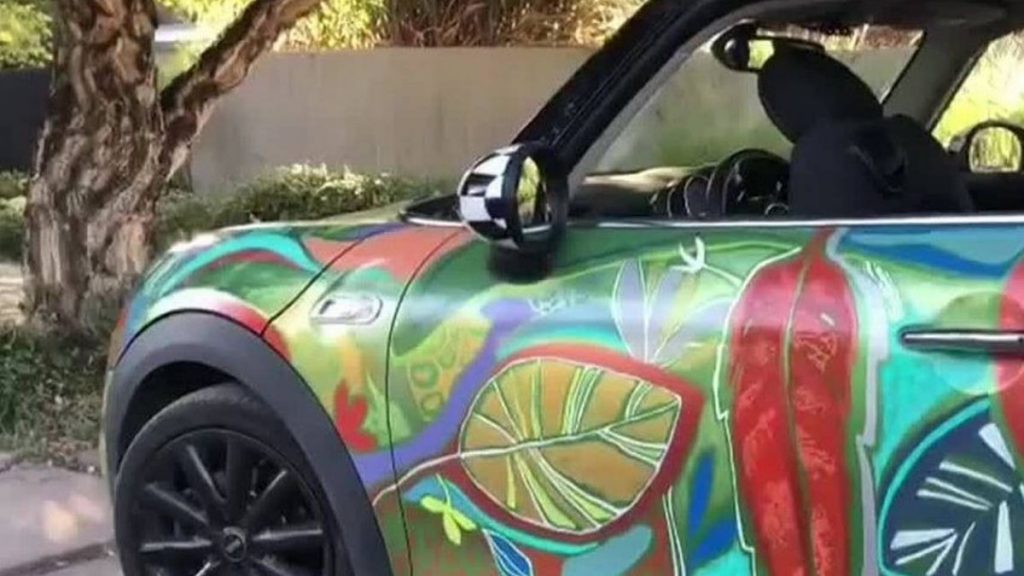 ¿Para Imitar? Mujeres Pintan Autos Para Evitar Robos Y Violentas Encerronas