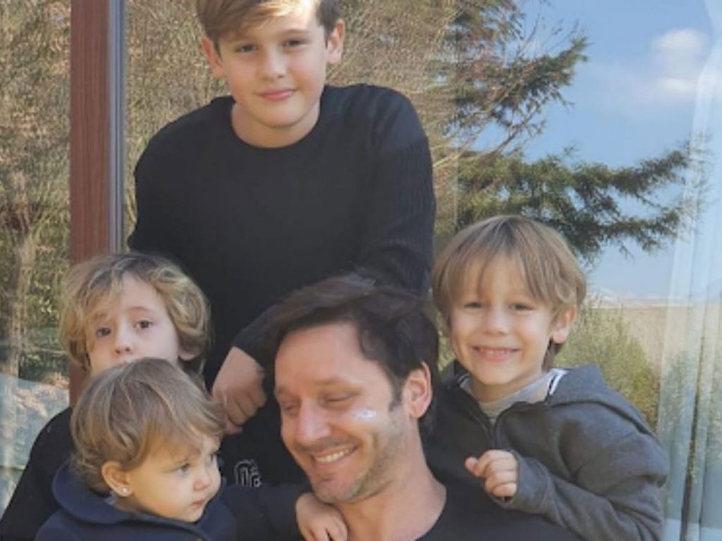 Benja Con Sus Hijos