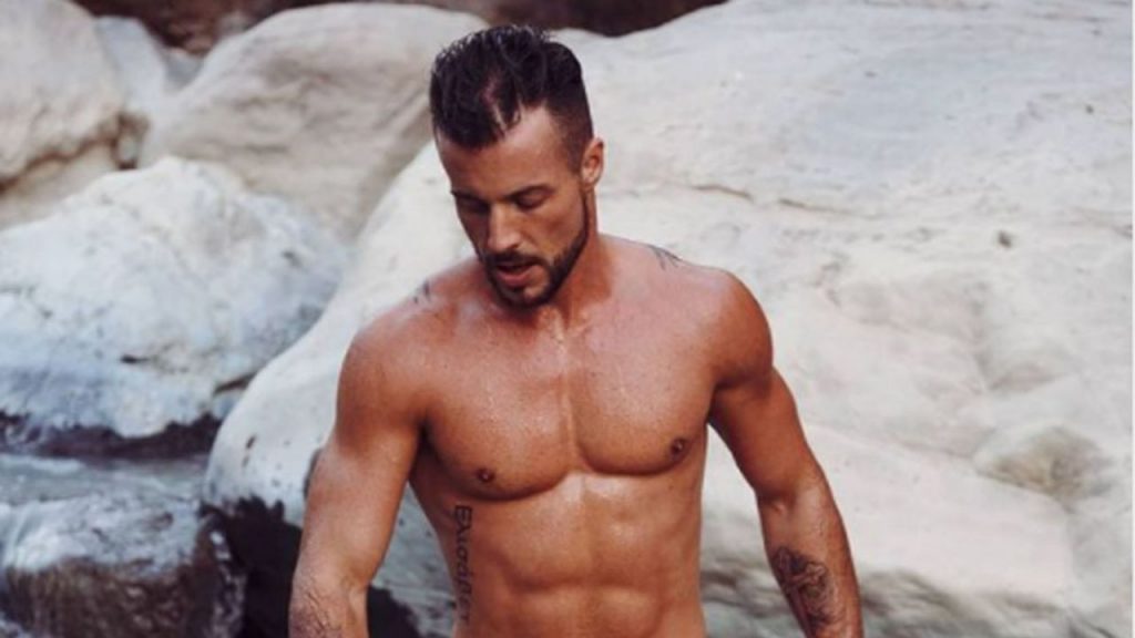 Ex chico reality incursiona en la venta de fotos para adultos