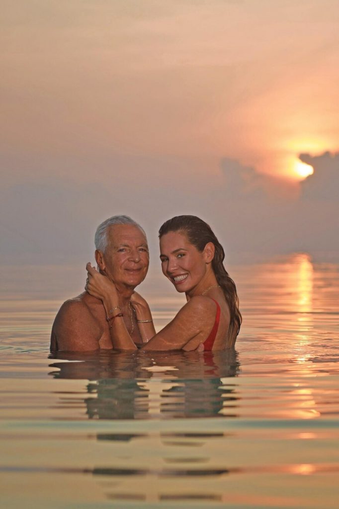 Multimillonario argentino muestra su luna de miel junto a su joven esposa