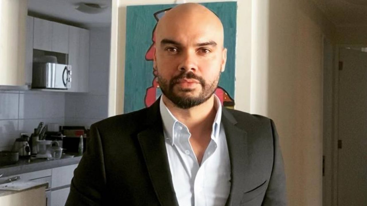 Ex chico Mekano se enojó y le paró los carros a seguidor que lo insultó