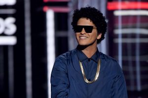 Bruno Mars quiere ser parte de los Grammy 2021 con su nueva banda