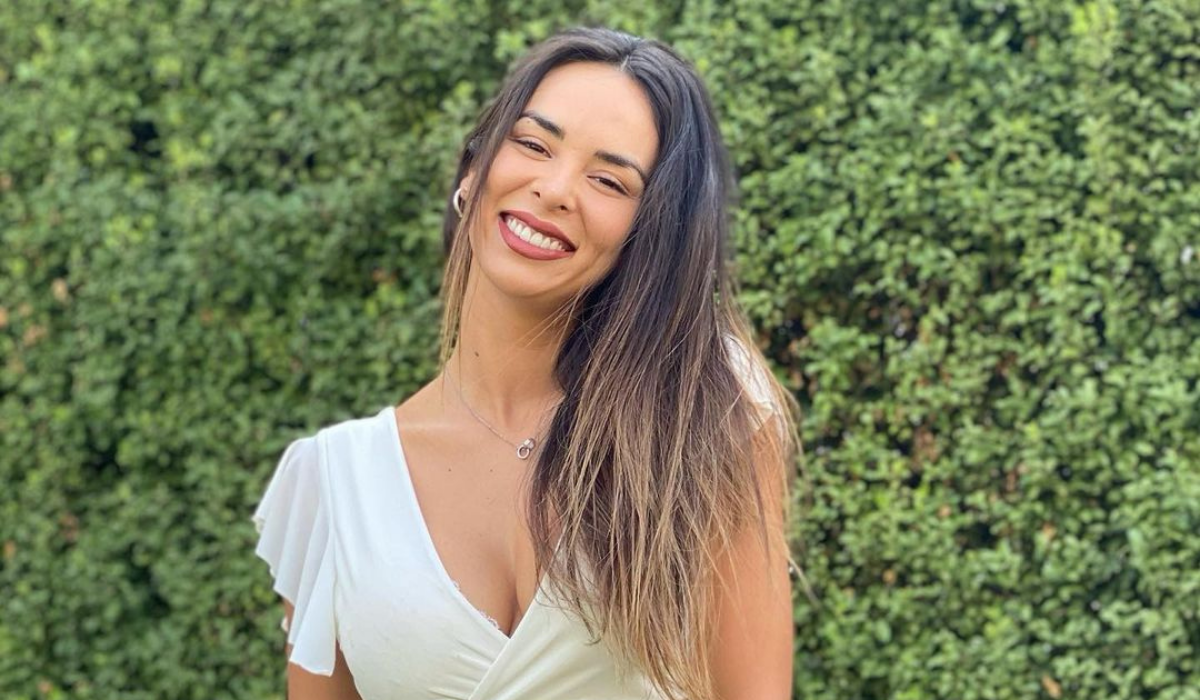 Jhendelyn Núñez saca aplausos con foto en bikini sobre moto de agua