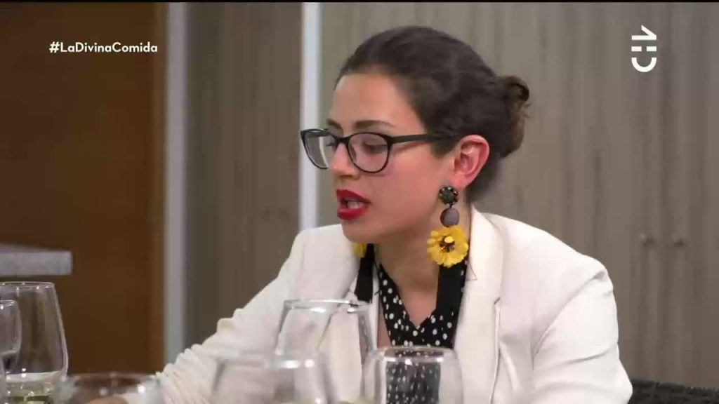 Karla En La Divina Comida