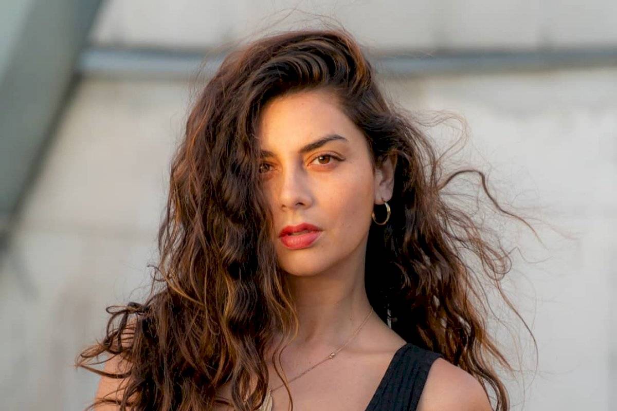 Kathy Contreras compartió artístico desnudo mostrando su embarazo