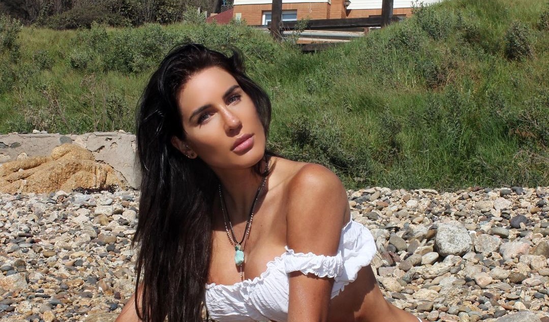 Fran Undurraga recibe críticas por su nariz en su última foto