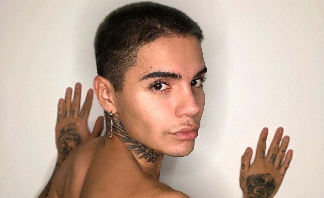 Leo Méndez Jr. sorprende al mostrar procedimiento para agrandar sus labios