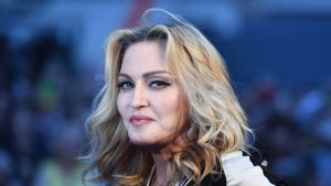 ¡Le robó su cuerpo! Joven denuncia que foto de Madonna es falsa