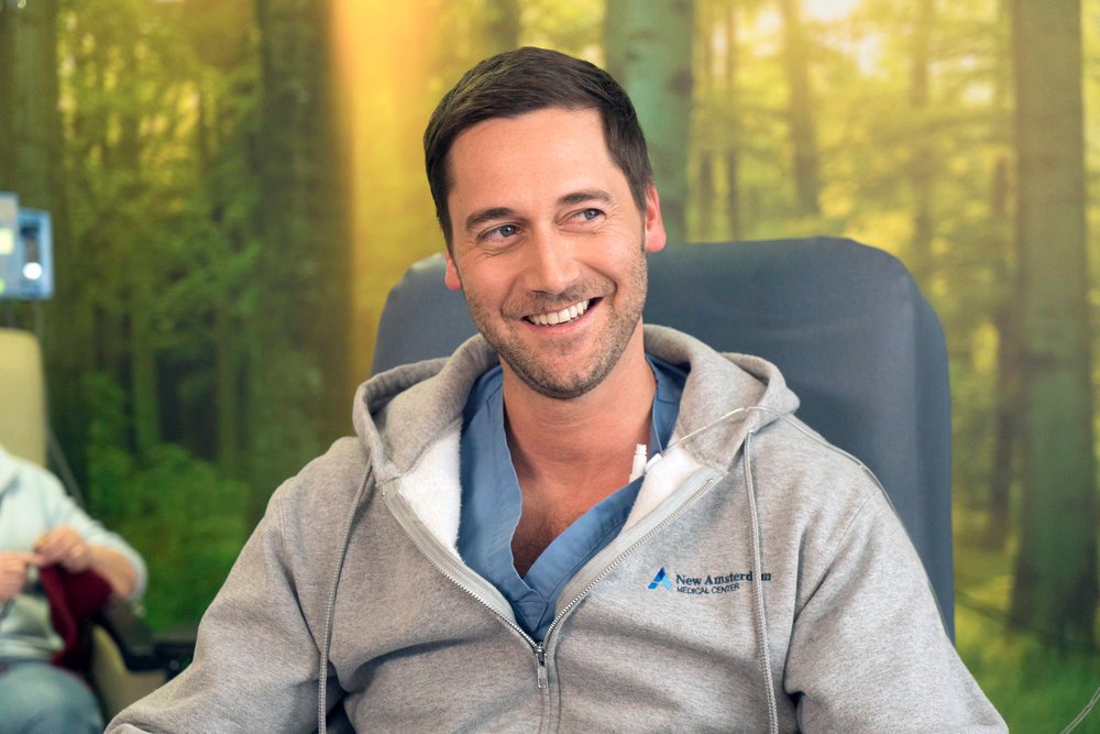 También canta: Ryan Eggold, el actor que protagoniza la exitosa serie "New Amsterdam"