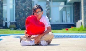 Monito Vidal sorprende con video junto a su polola