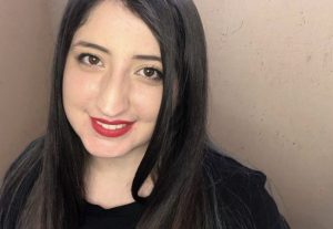 Profesora con autismo acusa a TVN de causarle una crisis