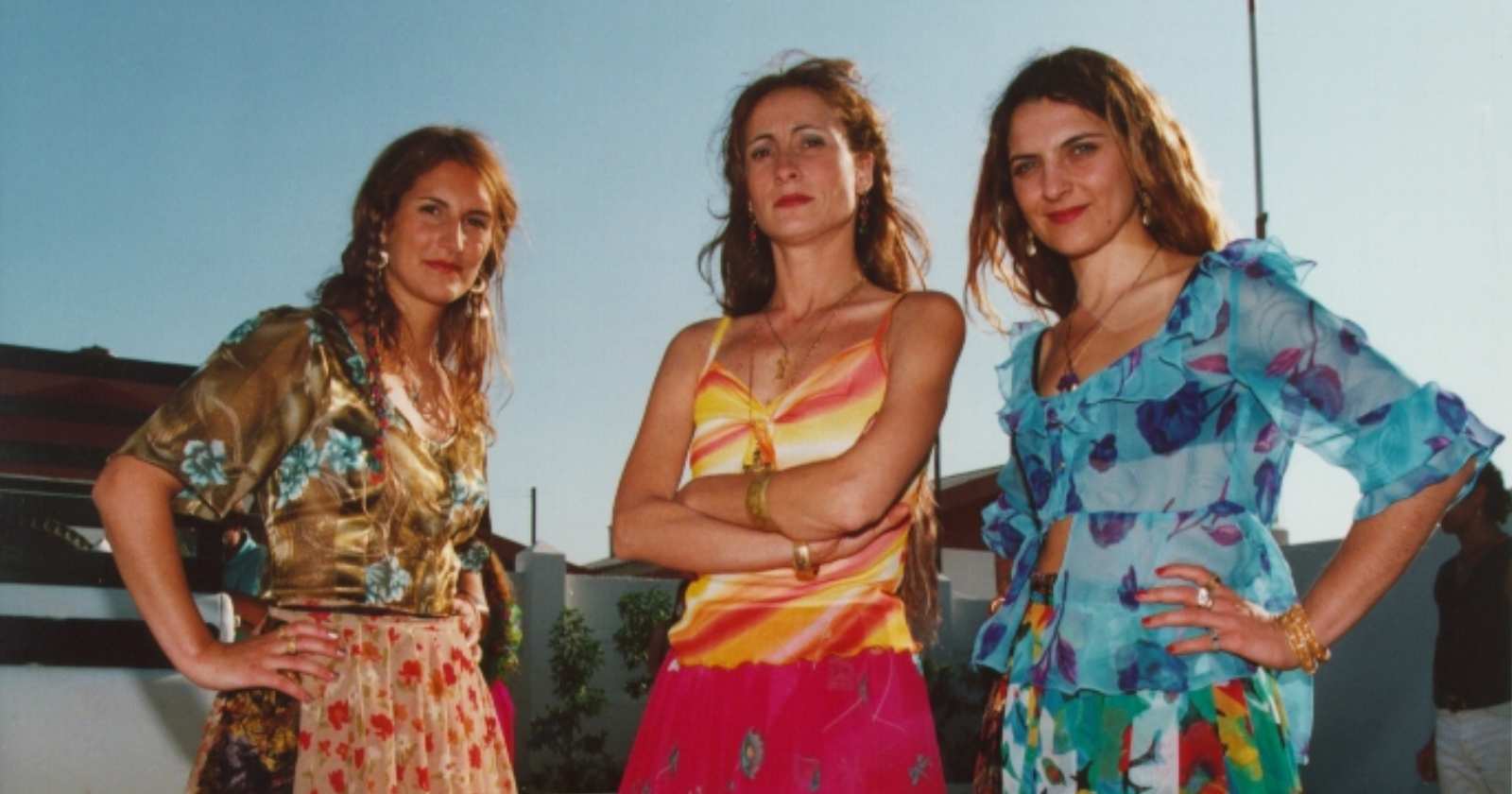 Equipo de Romané hace emotivo homenaje a compañeros de elenco fallecidos