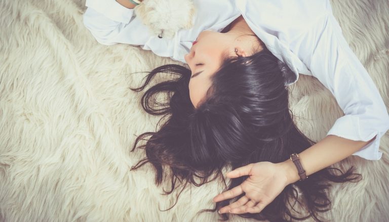 ¿Qué tipo de dormilona eres? Aquí te contamos según tu signo zodiacal