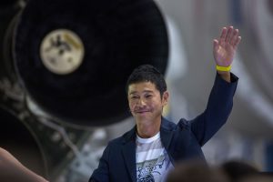 Viaje a la Luna: Millonario japonés busca ocho personas que lo acompañen