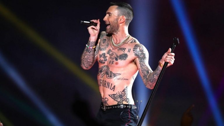 ¡Dolor! El Gigante Tatuaje De Adam Levine Que Sorprendió A Sus Fans