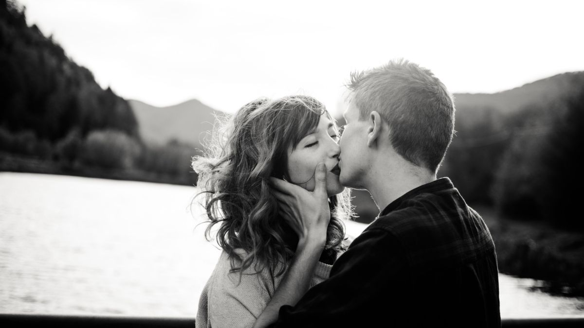 Aprende a usar los besos eróticos para estimular el deseo sexual