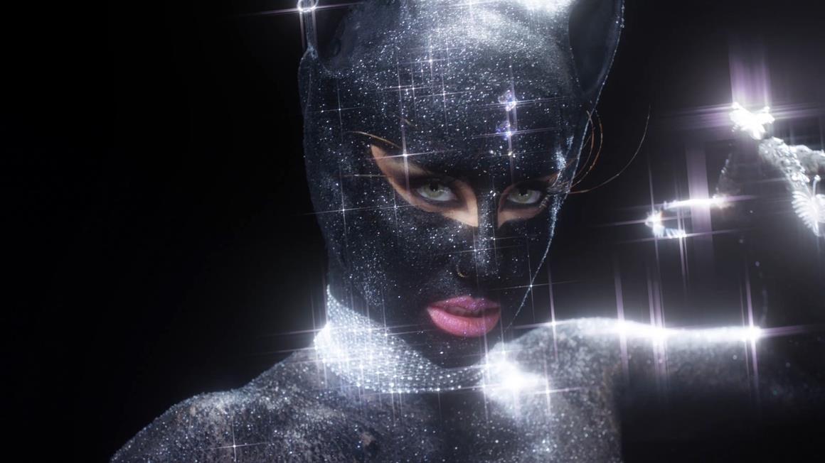 Denise Rosenthal estrena "Demente", su nueva canción junto a Lola Indigo