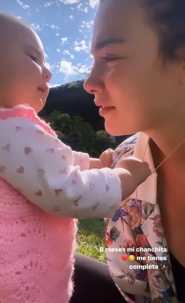 Cota Castelblanco se muestra "sin filtro" a ocho meses de dar a luz