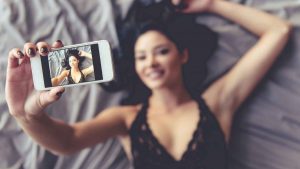Cómo hacer sexting con tu pareja sin arriesgar tu seguridad