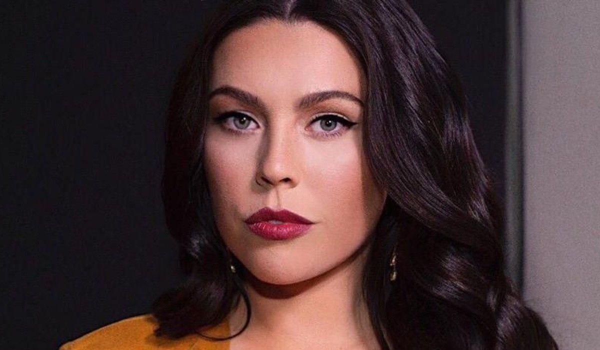 Daniela Aránguiz se convirtió en la peluquera personal de su hijo