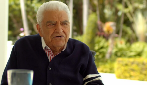 Don Francisco mostró el "museo" que hizo su esposa en su casa en Miami