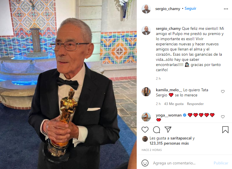 Laura Pausini posó en los Oscar con don Sergio de "El agente topo" 