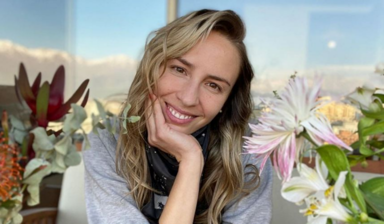 Vale Ortega comparte tierna postal a tres meses del nacimiento de su hijo
