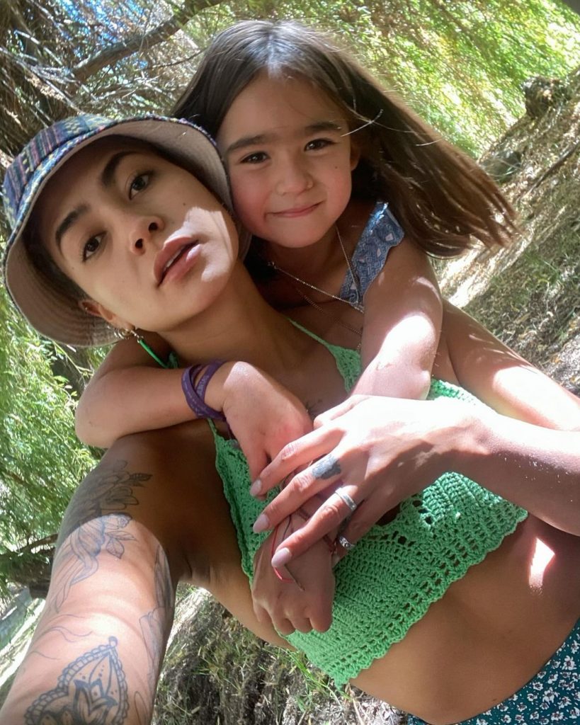 Camila Recabarren se va del país junto a su hija: "Me voy a una competencia"