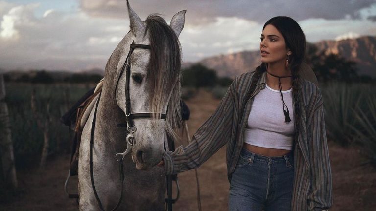 Kendall Jenner Es Duramente Criticada Por El Lanzamiento De Su Tequila 818