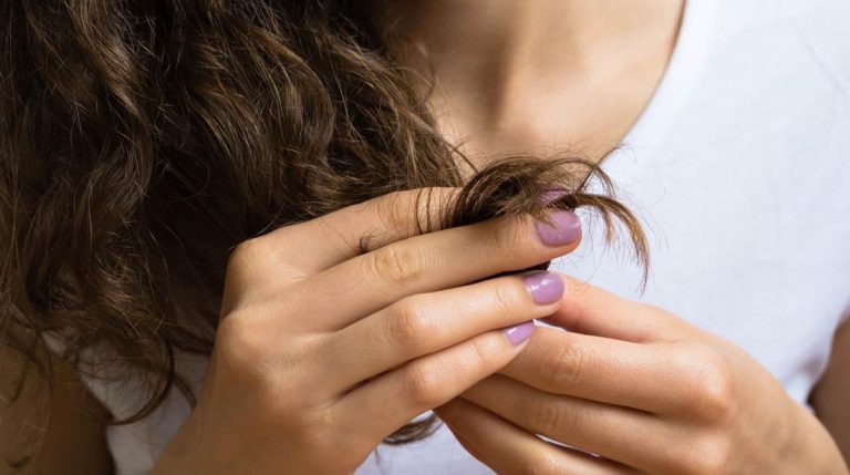 Deja atrás el envejecimiento de tu pelo con estos 5 aceites fáciles de encontrar