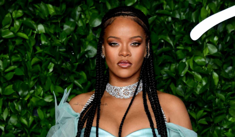 Tras cinco años de espera Rihanna volverá a lanzar un disco