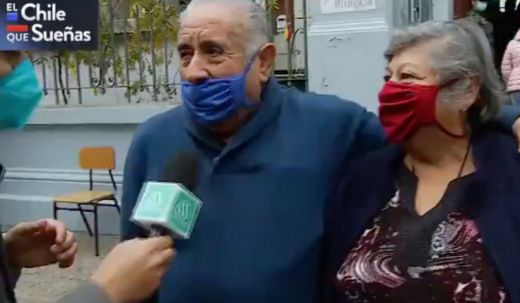 Adultos Mayores Bailan