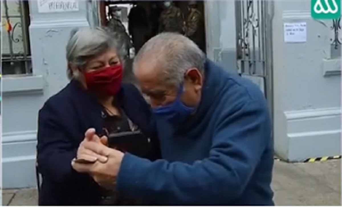 Adultos Mayores Bailando