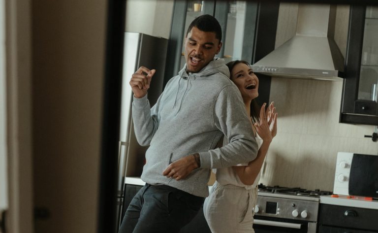 ¿Puede sacudir el cuerpo aliviar el estrés? Te lo aclaramos