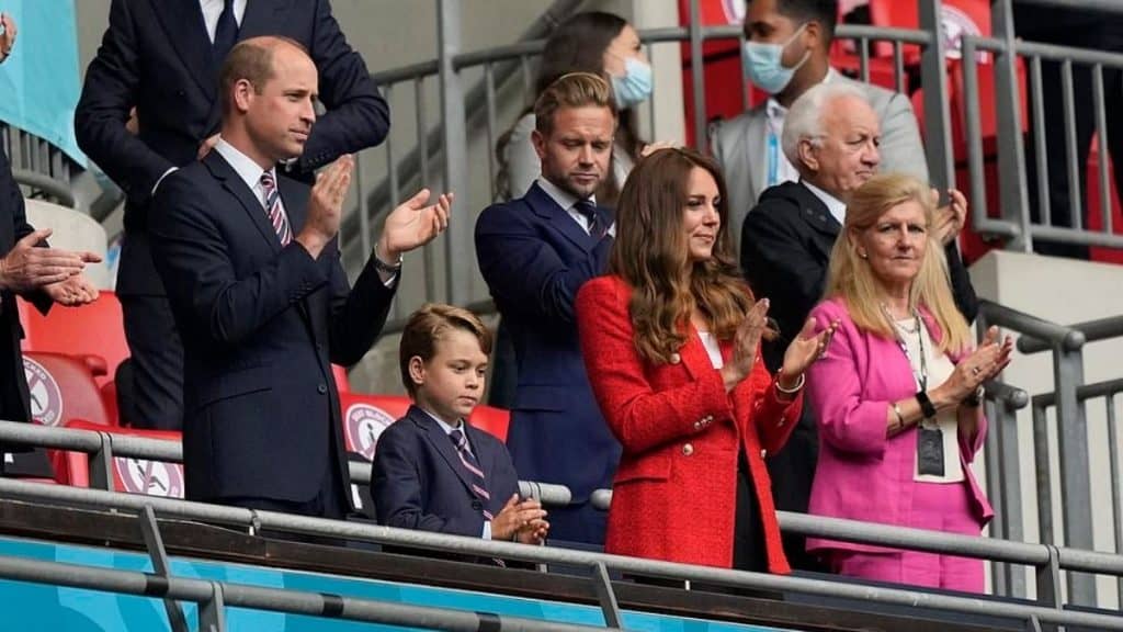 El Blazer De Kate Middleton Que Todas Pueden Tener En Su Clóset