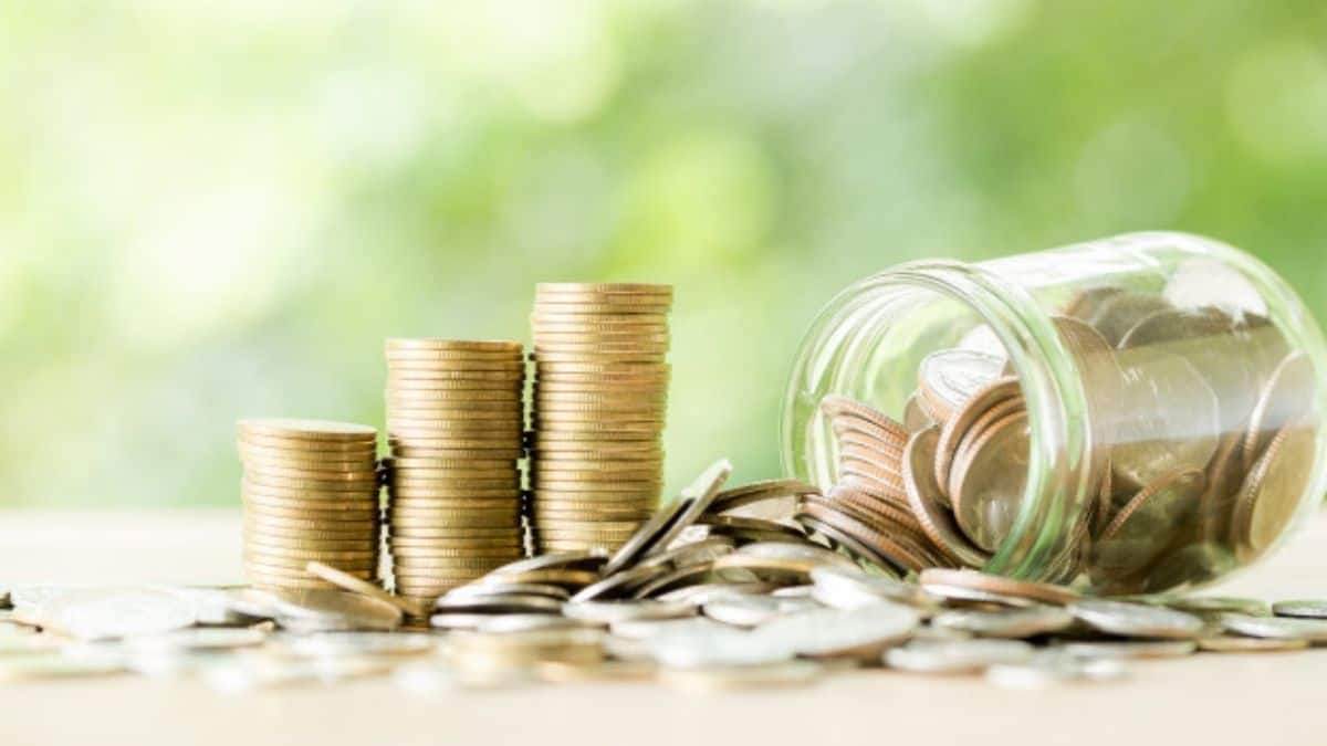 Padre paga deuda de pensión con 80 mil monedas: Su hija le dio una lección