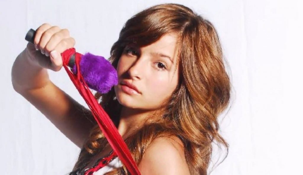 Antonella Cantando Las Divinas Despues De 13 Años