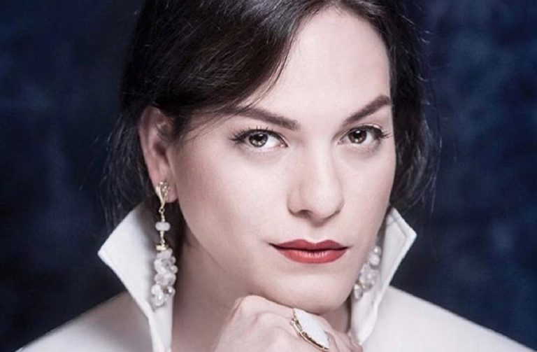 Daniela Vega compartió inédita foto de adolescencia en su cumpleaños: "Mi primer cumpleaños con maquillaje"