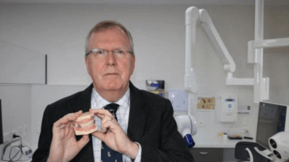 El polémico dispositivo dental que ayuda a bajar de peso