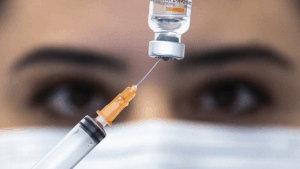 Novavax: la vacuna contra el covid que utiliza compuesto de árbol chileno