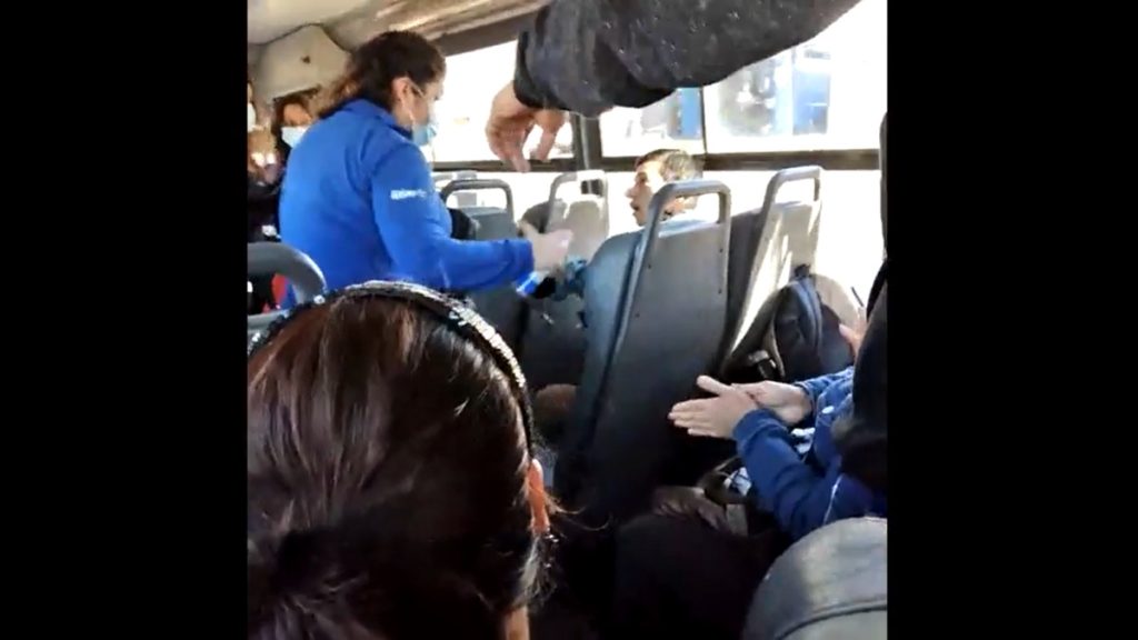 Joven Se Niega A Usar Mascarilla