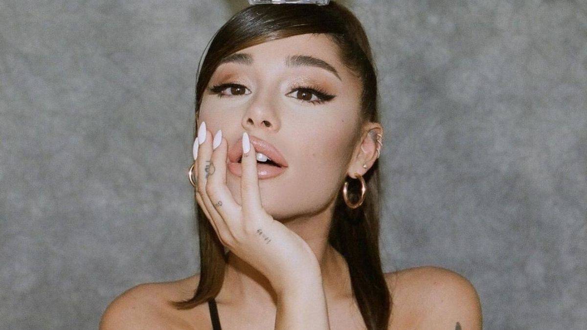 Ariana Grande dona millones de dólares para la salud mental de sus fans