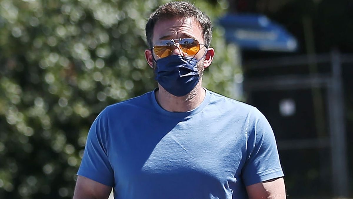 Ben Affleck responde en español a paparazzis que le preguntan sobre J.Lo
