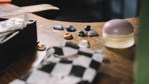 ¡Imperdibles! Conoce las tendencias en anillos, chokers y piedras